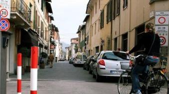 Una strada del centro storico di Camaiore
