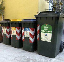 Contenitori per la raccolta differenziata porta a porta   