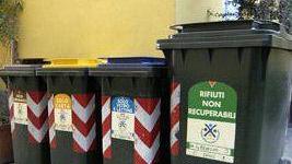 Contenitori per la raccolta differenziata porta a porta