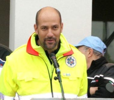Sopra la sede della Pubblica assistenza alle Morelline Sulla destra il presidente Nicola Di Paco 
