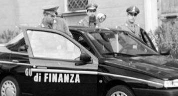 Una pattuglia della Guardia di Finanza   