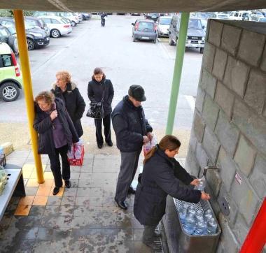 La fontanella pubblica di via Corrado da Montemagno   