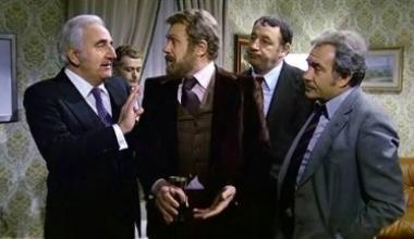 Adolfo Celi Gastone Moschin Philippe Noiret e Ugo Tognazzi in una scena del film Amici miei diretto da Mario Monicelli         