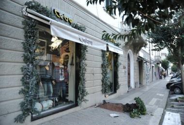 Le fioriere distrutte sul corso Matteotti