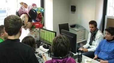 Nonni e nipoti si sfidano nei giochi di ieri e di oggi