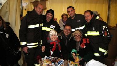 <b>IN DIVISA...</b> La Befana dei Vigili del Fuoco