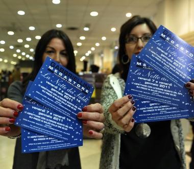 <b>COMMESSE. </b>Mostrano le offerte per il dopo cena     