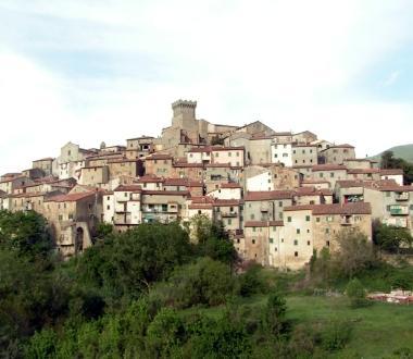 <b>ARCIDOSSO. </b>Una veduta del paese     