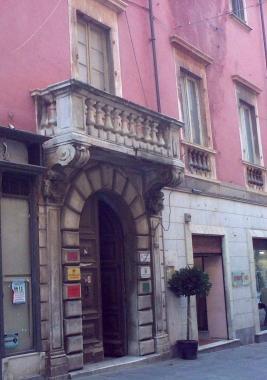 Il palazzo di via Loris Giorgi destinato ad andare allasta    