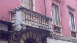 Il palazzo di via Loris Giorgi destinato ad andare all’asta