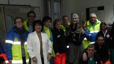 <b>IN CORSIA.</b> La Befana in visita alla pediatria del “Lotti”