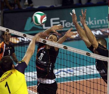 Noda Blanco e Baldaccini a muro         
