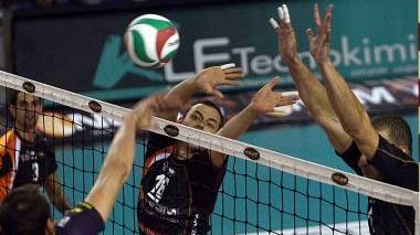 Noda Blanco e Baldaccini a muro