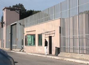 Muore in cella a 28 anni, scatta la protesta dei detenuti. I familiari: vogliamo chiarezza