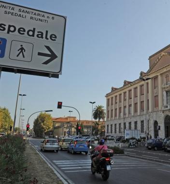 Lingresso dellospedale di Livorno, sul viale Alfieri 