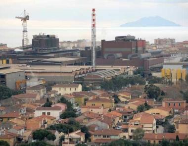 Lassessore regionale Simoncini e una pamoramica della Lucchini  