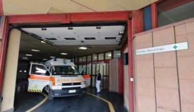 Salvata nell'auto in fiamme, la donna era svenuta nell'abitacolo