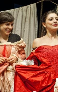 <b>IN SCENA </b>Un momento de La locandiera di Goldoni firmata da Ferrini   