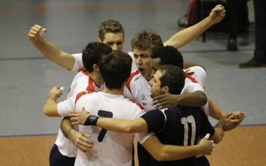 La grinta dei ragazzi del Volley Prato dopo un match vinto      