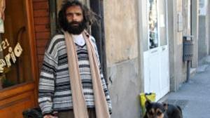 Petro il giramondo adottato dalla città dove è finito per caso