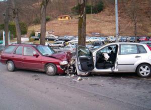 Incidenti stradali Lucca al topper l'imprudenza
