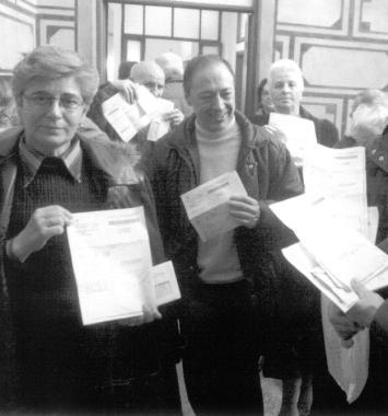 Proteste per le cartelle pazze  