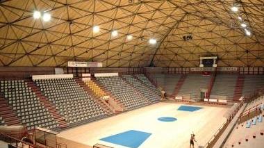 L’interno del palazzetto dello sport di via Fermi