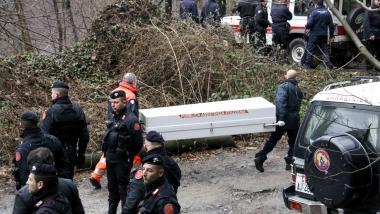 Il corpo di Rajmonda viene portato via dal Colle degli Scopeti 