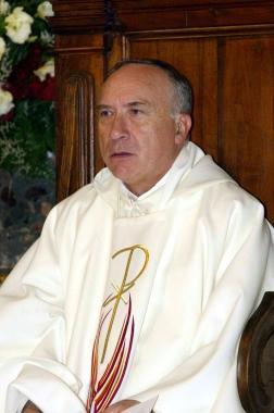 Monsignor Andrea Cristiani, fondatore del Movimento Shalom utilizza Facebook e Youtube per veicolare i suoi messaggi di pace migliaia i contatti registrati da tutto il mondo