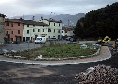 Il cantiere fermo per la rotonda di Sant’Allucio e il sindaco di Uzzano Riccardo Franchi