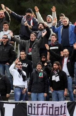 A Pistoia si gioca di mercoledì Gli ultrà sono pronti all'esodo