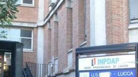 L’ingresso dell’istituto di previdenza in via Barsanti e Matteucci