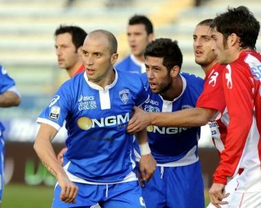 Gli attaccanti Claudio Coralli e Levan Mchedlidze durante la sfida pareggiata al Castellani col Vicenza 