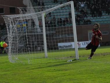 Alessandro Marotta realizza il terzo gol al Foggia (vip) 