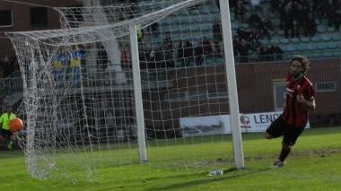 Alessandro Marotta realizza il terzo gol al Foggia (vip)
