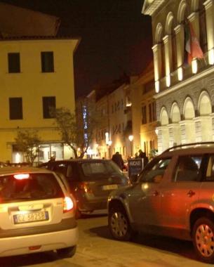 Via Mayer (come via Goldoni) è destinata a diventare zona pedonale