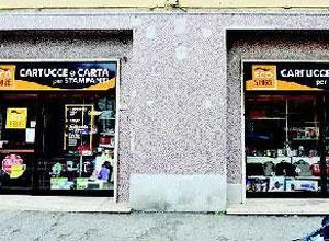 Sorpreso a rubare in un negozio, arrestato nella notte