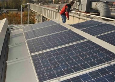 Pannelli fotovoltaici su un tetto 