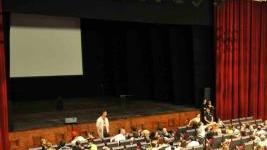 Pubblico in sala al Teatro Era