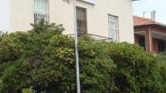 I carabinieri durante un sopralluogo alla casa di riposo Grillandini a Caletta