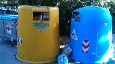 <b>DIFFERENZIATA.</b> Campane per la raccolta