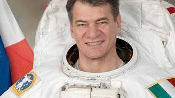 <b>NOVE MINUTI CON LA SOYUZ.</b> L’astronauta italiano Paolo Nespoli: domani mattina risponderà dallo spazio alle domande degli studenti delle scuole Mantellate di Viareggio