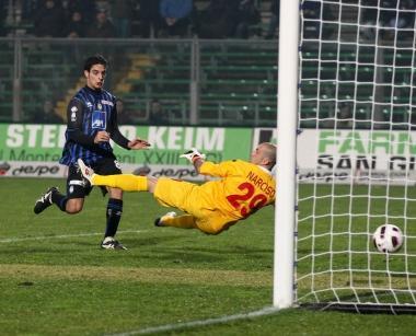 <b>L1-0</b> Bonaventura insacca di testa il primo gol dellAtalanta      