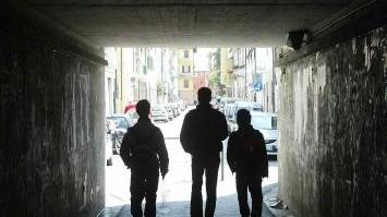 Una baby gang in giro per le strade della città