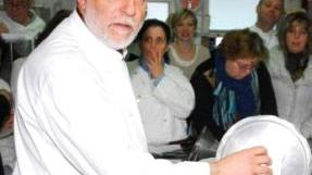 Lo chef Luciano Zazzeri, e l’auto di Daniela distrutta