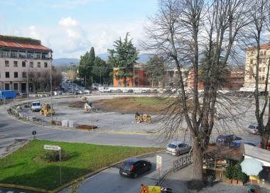 Il nuovo parcheggio davanti a Porta S. Maria (Vip) 