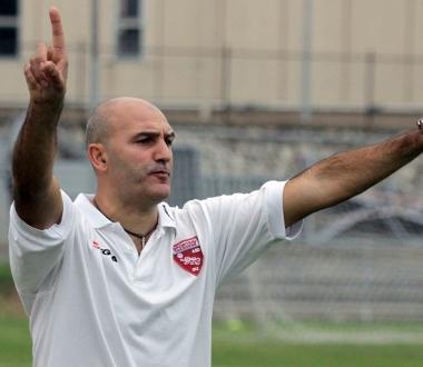 Lallenatore amaranto Massimo Mosti 