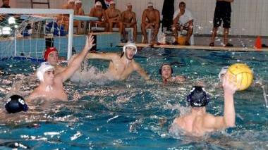 <b>IN VASCA. </b>Momenti concitati in una sfida di pallanuoto