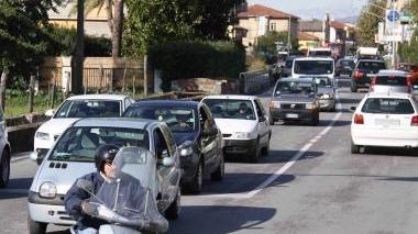 La via Sarzanese dove è avvenuto il drammatico incidente