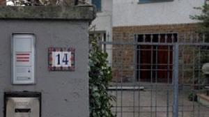 Gli rubano in casa 4 volte mette un avviso al cancello «Signori ladri, ora basta»
